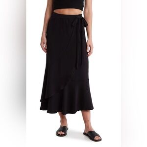 GO COUTURE Women’s Faux Black Wrap Midi Skirt NWOT Size Large